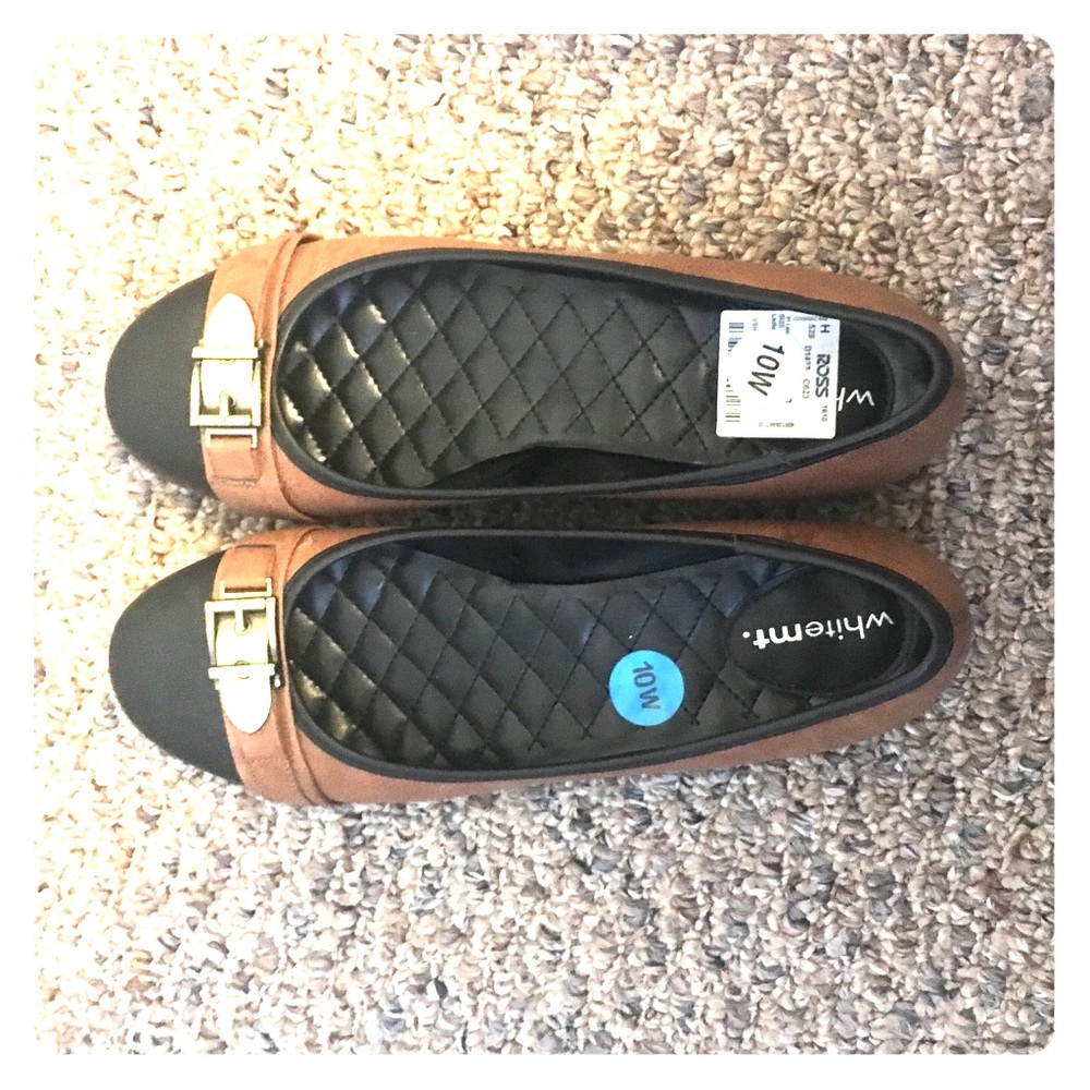 NWT Comfortable Flats in Brown/Copper and Black